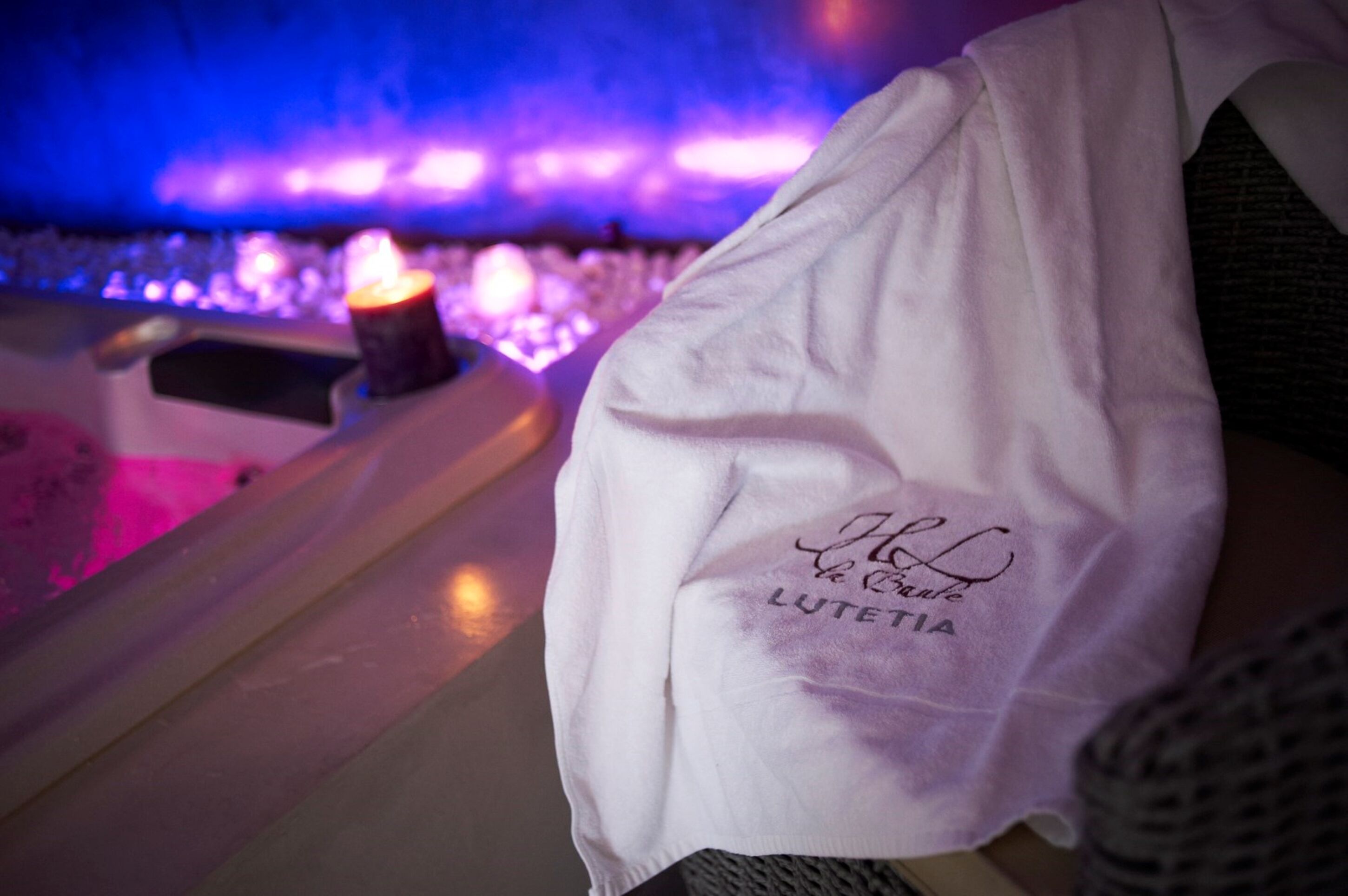 sauna, hot tub, steam room