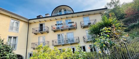 Façana frontal de l'allotjament