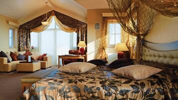 Kostenlose Minibar, Zimmersafe, Schreibtisch, Verdunkelungsvorhänge