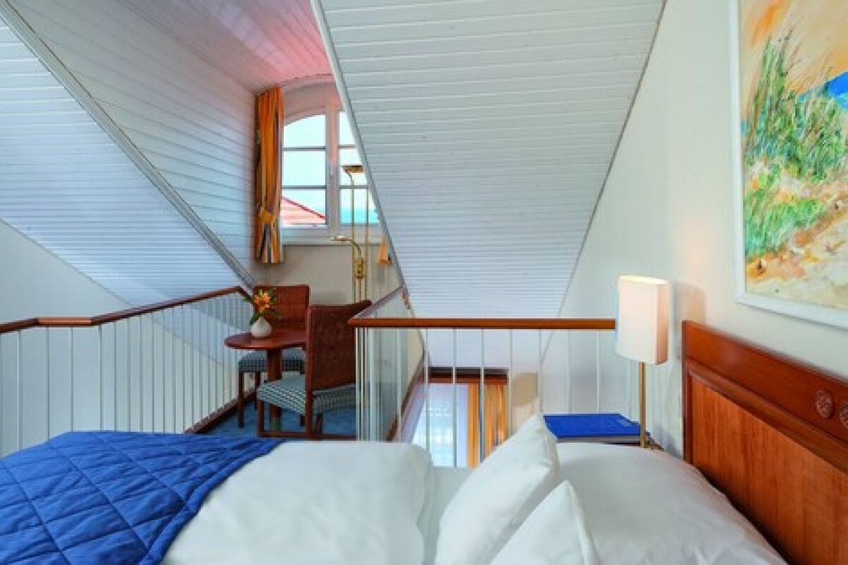 maisonette south side (land side) | hypo-allergenic bedding, minibar, in-room safe, blackout curtains