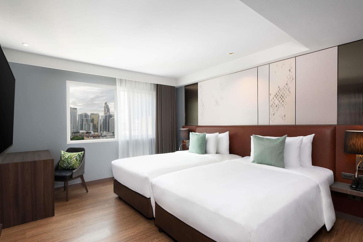 Standard Room, 2 Twin Beds | Premium bedding, pillowtop beds, free minibar items, in-room safe