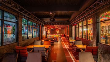 酒吧(店内)