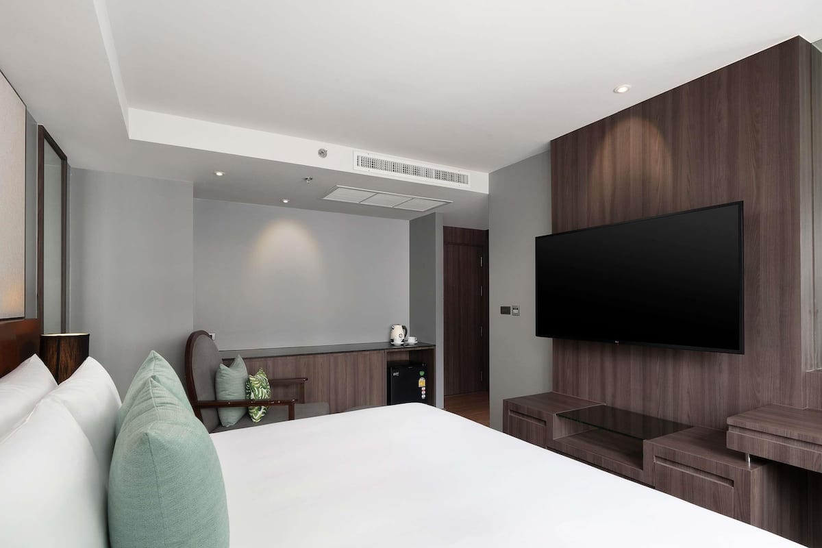 Quarto standard, 1 cama King | 1 quarto, roupas de cama premium, camas com colchões pillow-top