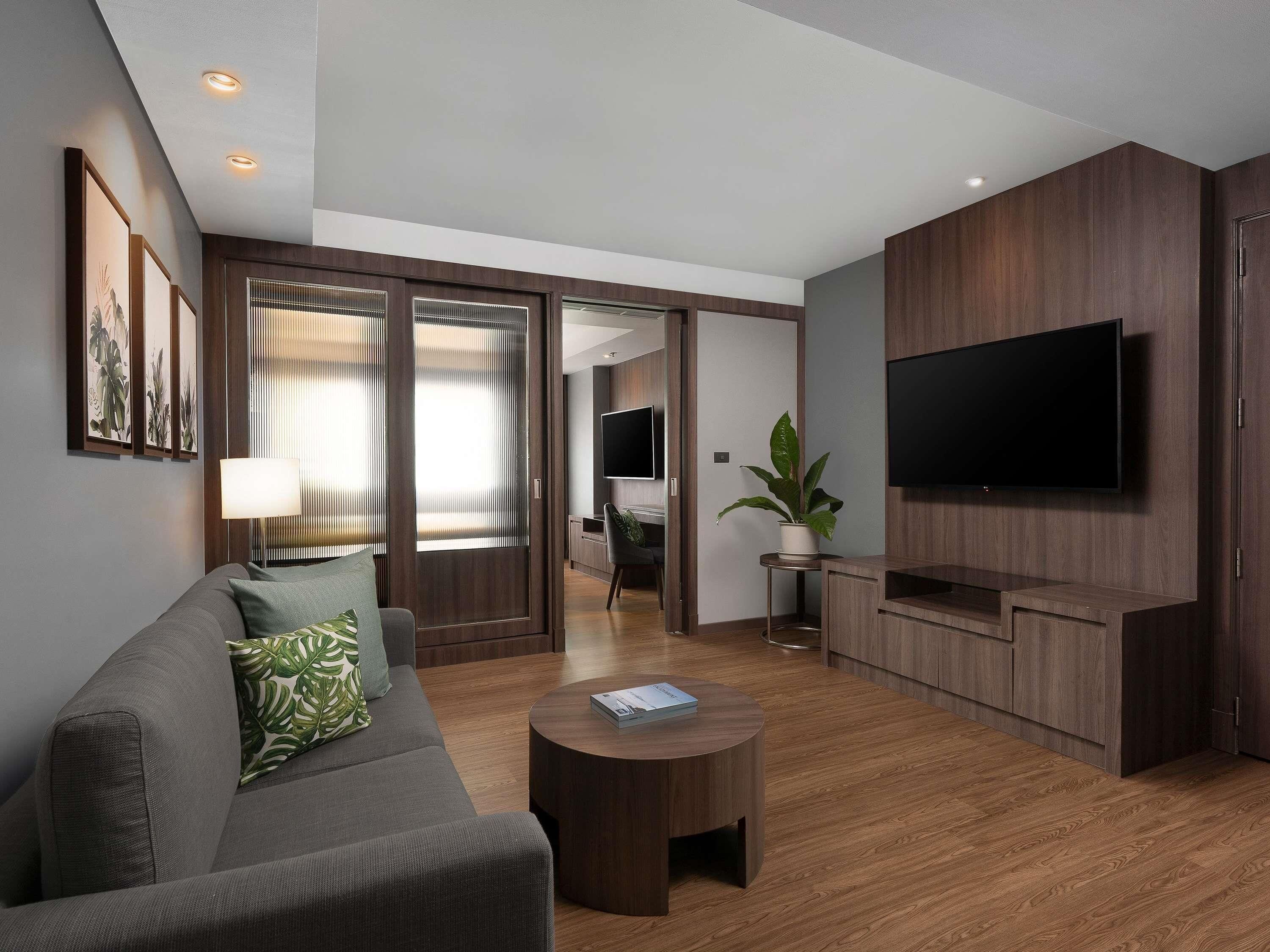 Family King Suite with Bunk Bed | Premium bedding, pillowtop beds, free minibar items, in-room safe