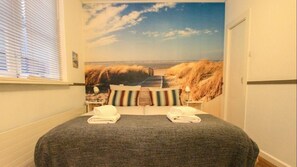 Economy Room | Individually decorated, individually furnished, free WiFi, bed sheets - Hotel 1900 (Bergen)