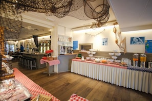 Tägliches inbegriffenes Frühstücksbuffet