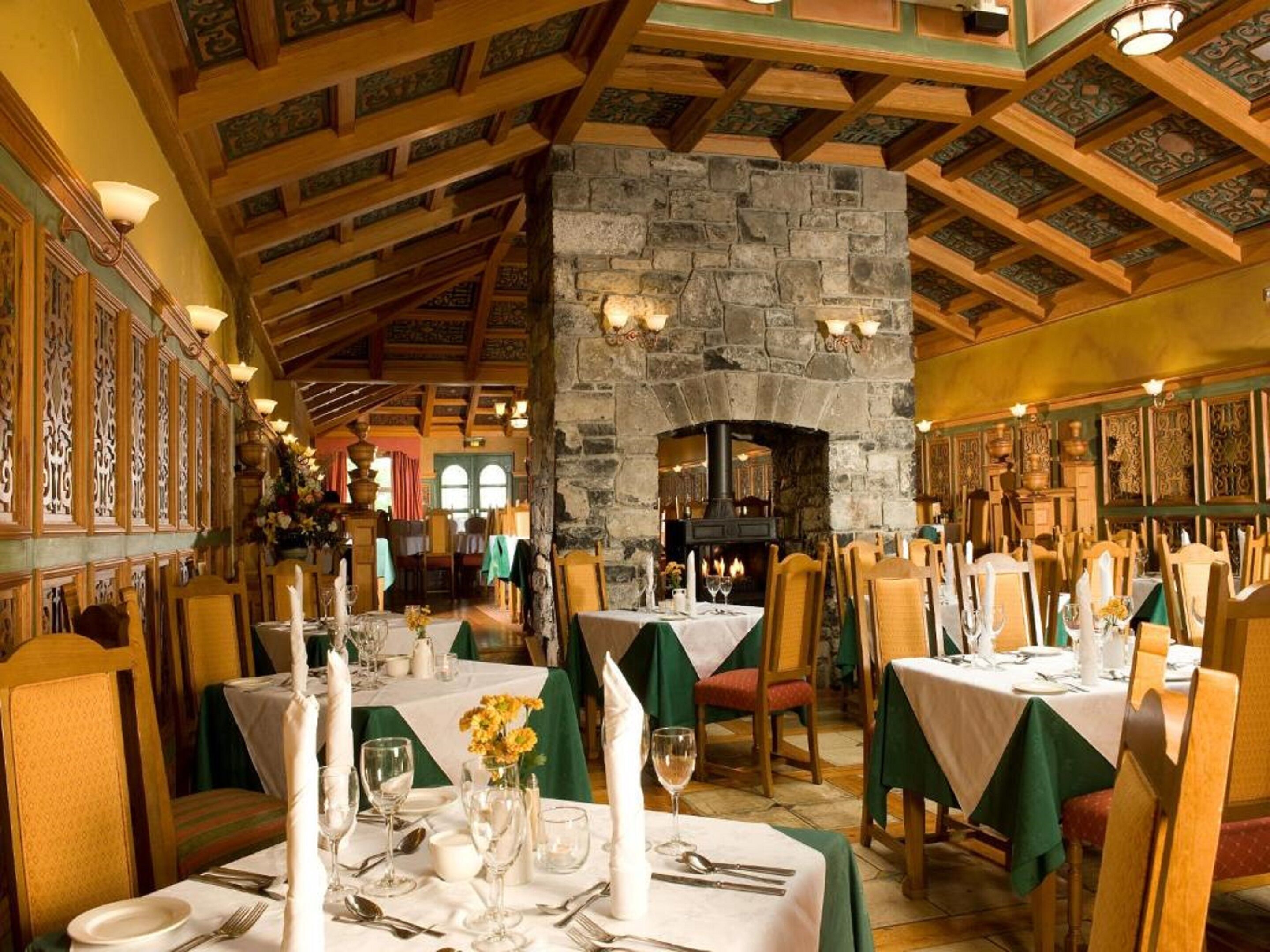 Breakfast, lunch and dinner served