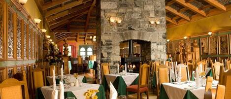 Breakfast, lunch and dinner served