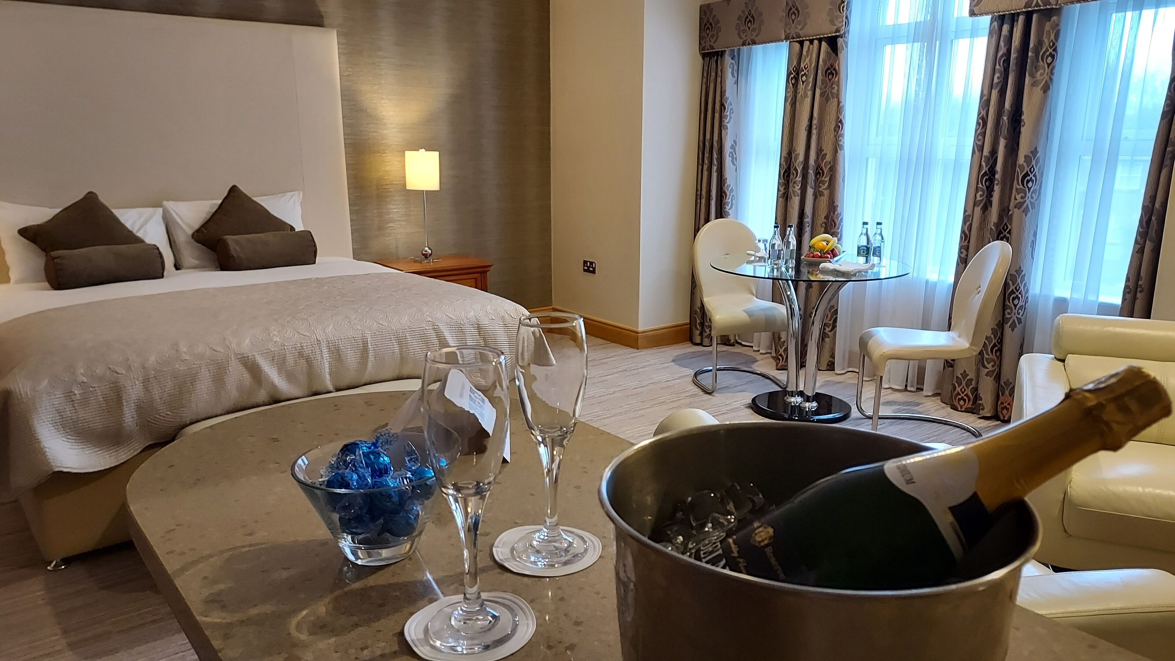 suite | 1 bedroom, in-room safe, desk, iron/ironing board