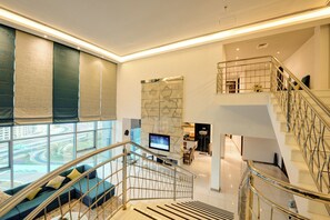 Hypo-allergenic bedding, minibar, in-room safe, desk - Copthorne Hotel Dubai (Dubai)