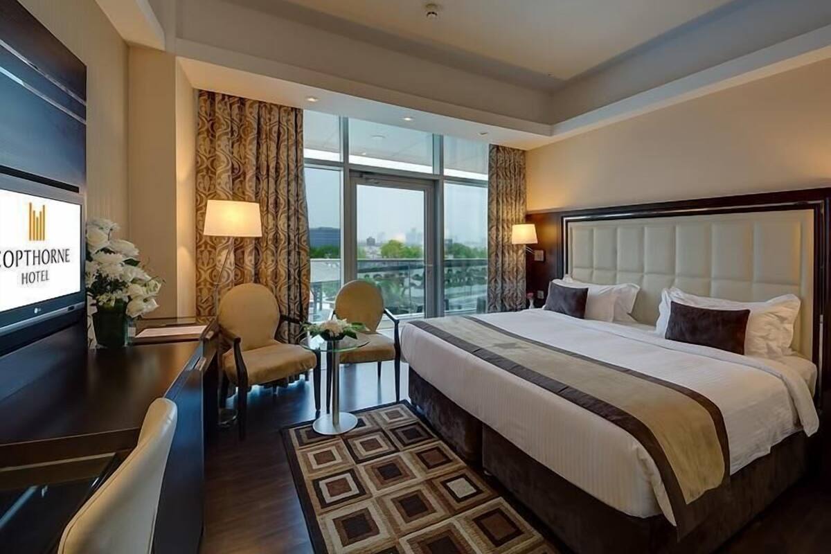 Hypo-allergenic bedding, minibar, in-room safe, desk