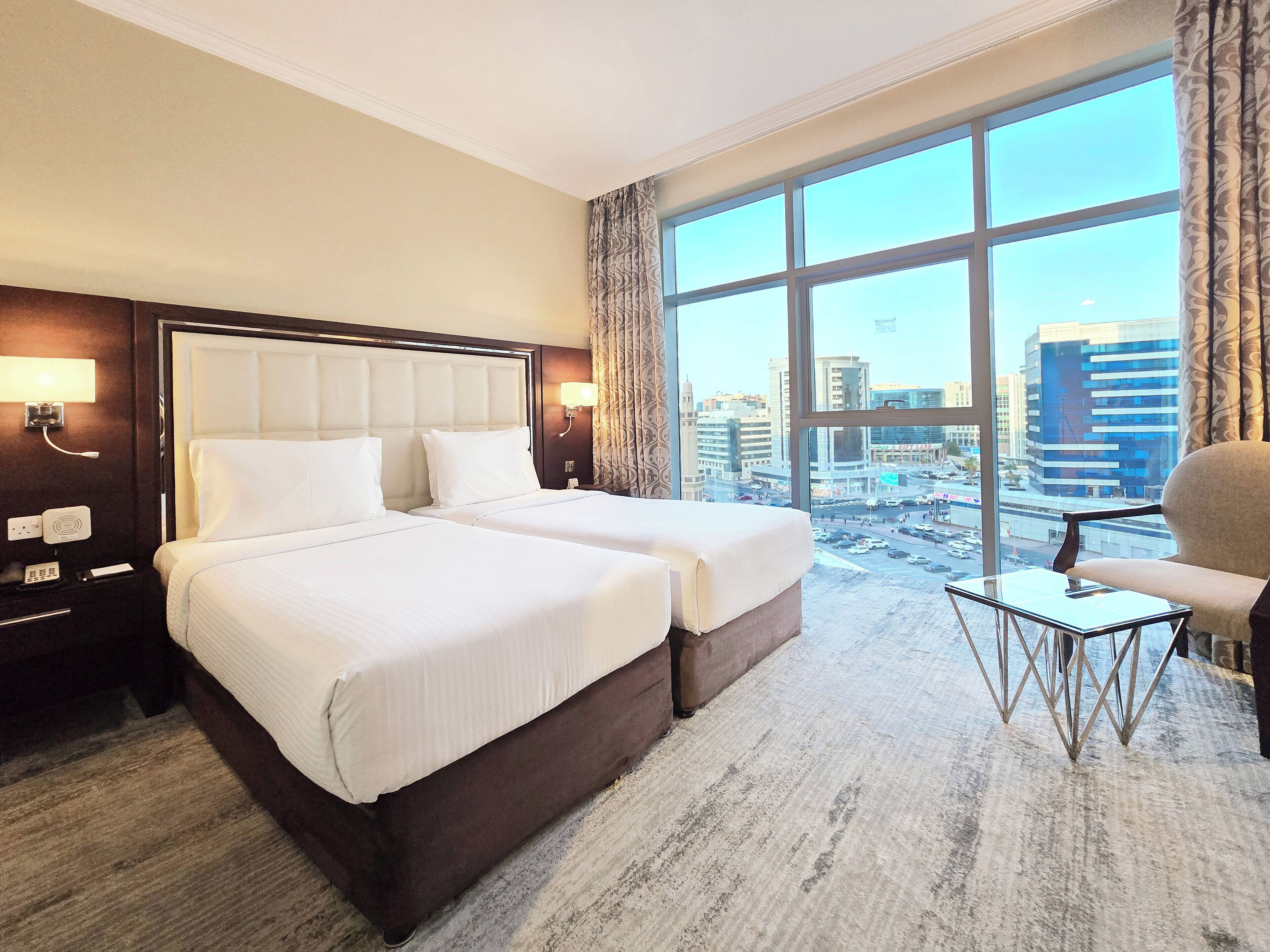 Hypo-allergenic bedding, minibar, in-room safe, desk