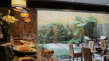 Colazione a buffet inclusa, servita tutte le mattine