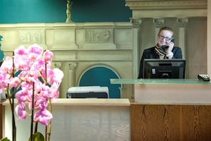 Lobby - Alexandra House (Swindon)