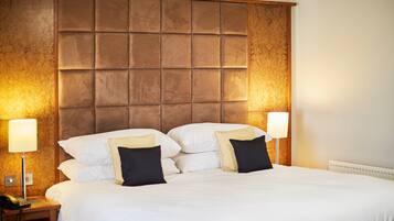 Superior Double Room | In-room safe, desk, blackout curtains, iron/ironing board