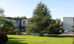 Garden - Eight Acres Hotel (Elgin)
