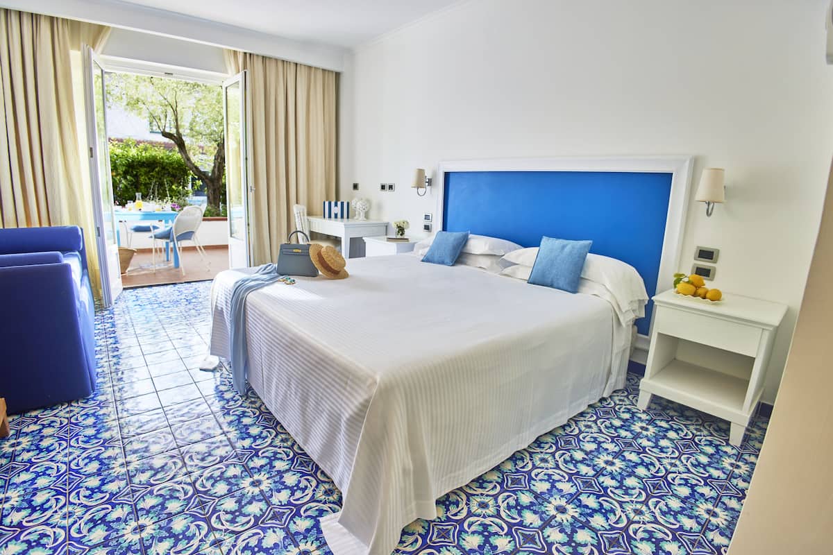 Classic Double or Twin Room | 1 bedroom, minibar, in-room safe, individually decorated