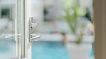 Double Room with Pool View | Utsikt frÄn rummet