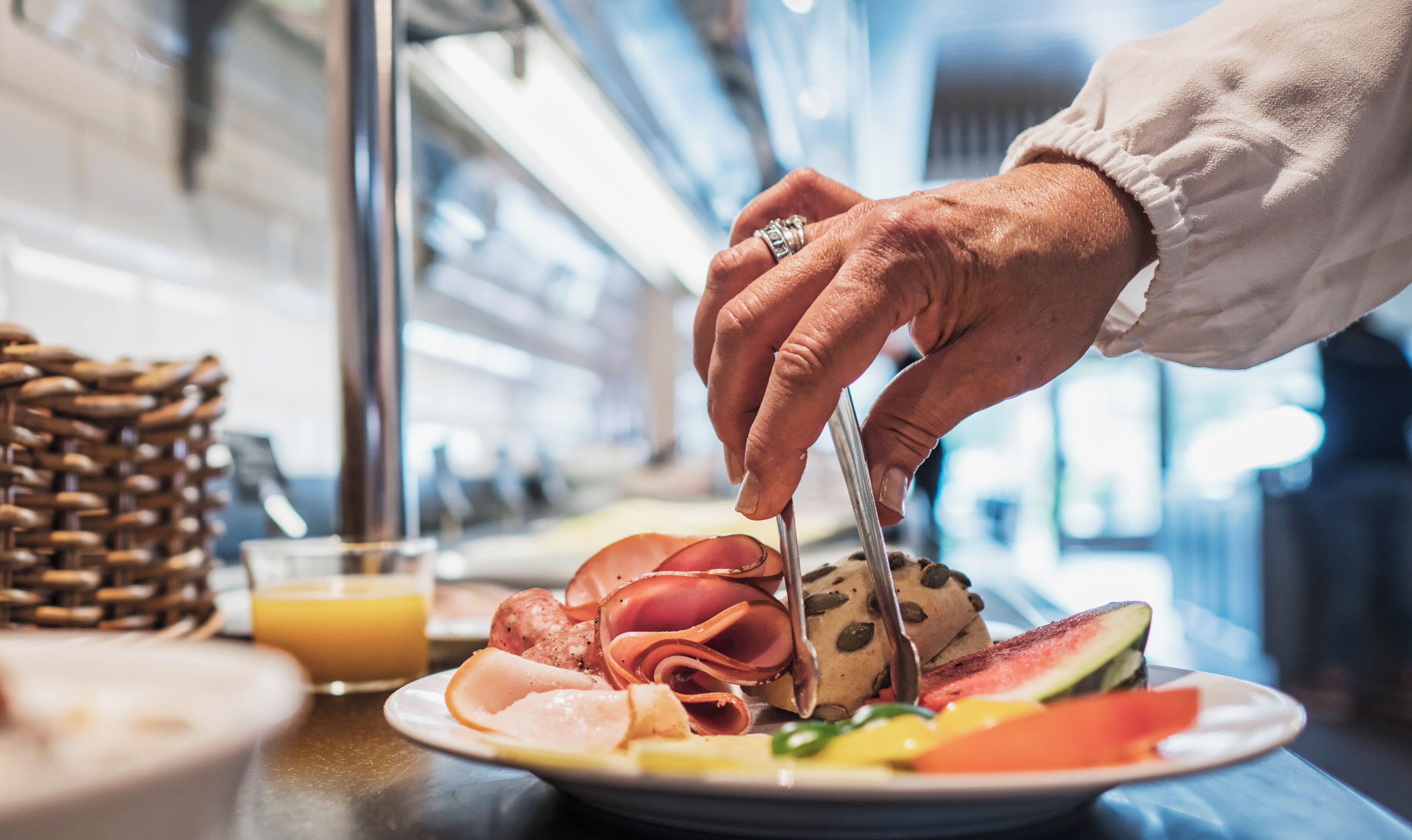 Café da manhã com buffet grátis