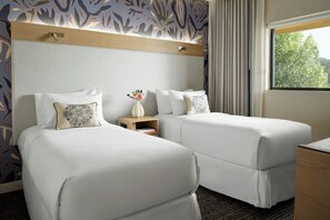 Premium bedding, in-room safe, desk, laptop workspace - Hotel Solea, Autograph Collection (Carlsbad)