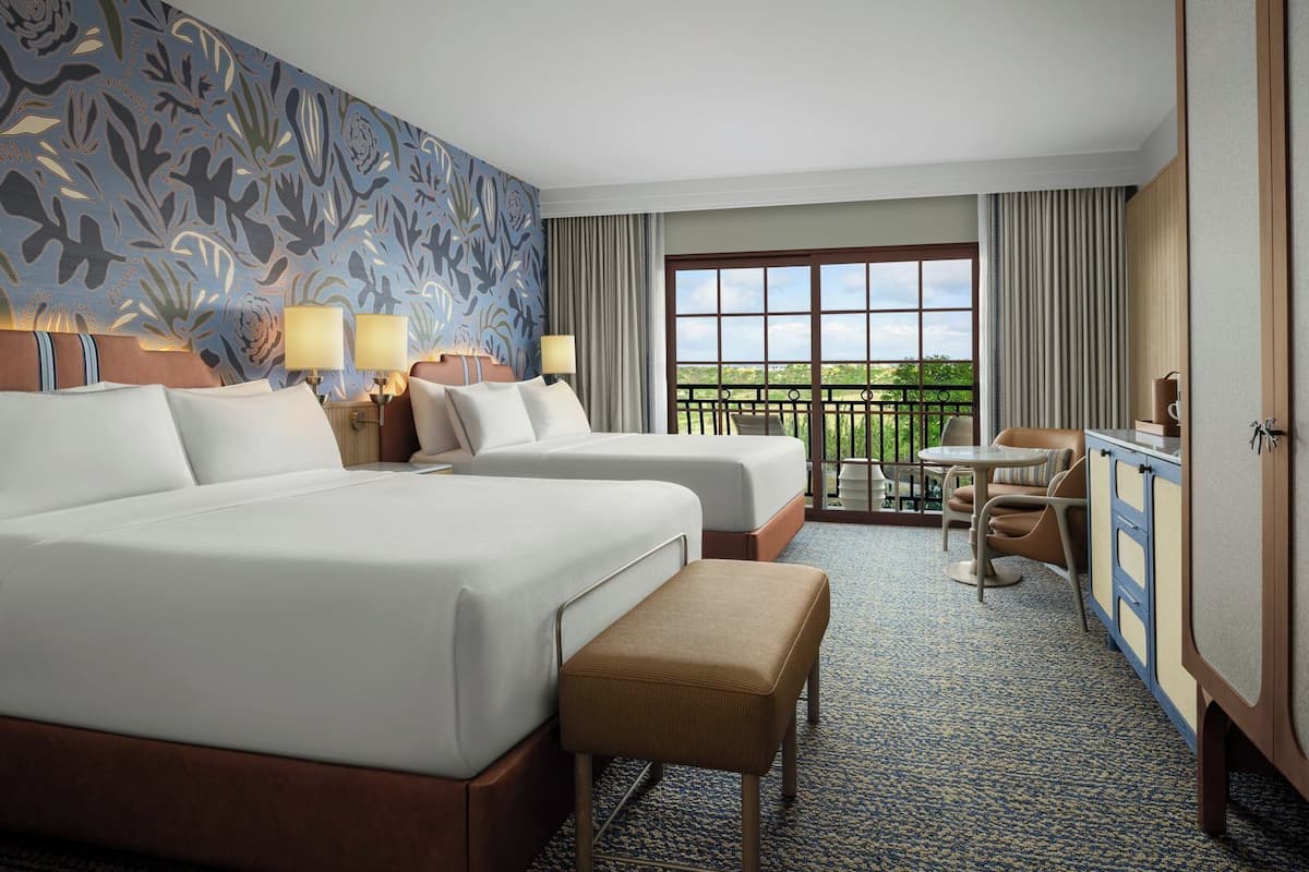 Premium bedding, in-room safe, desk, laptop workspace