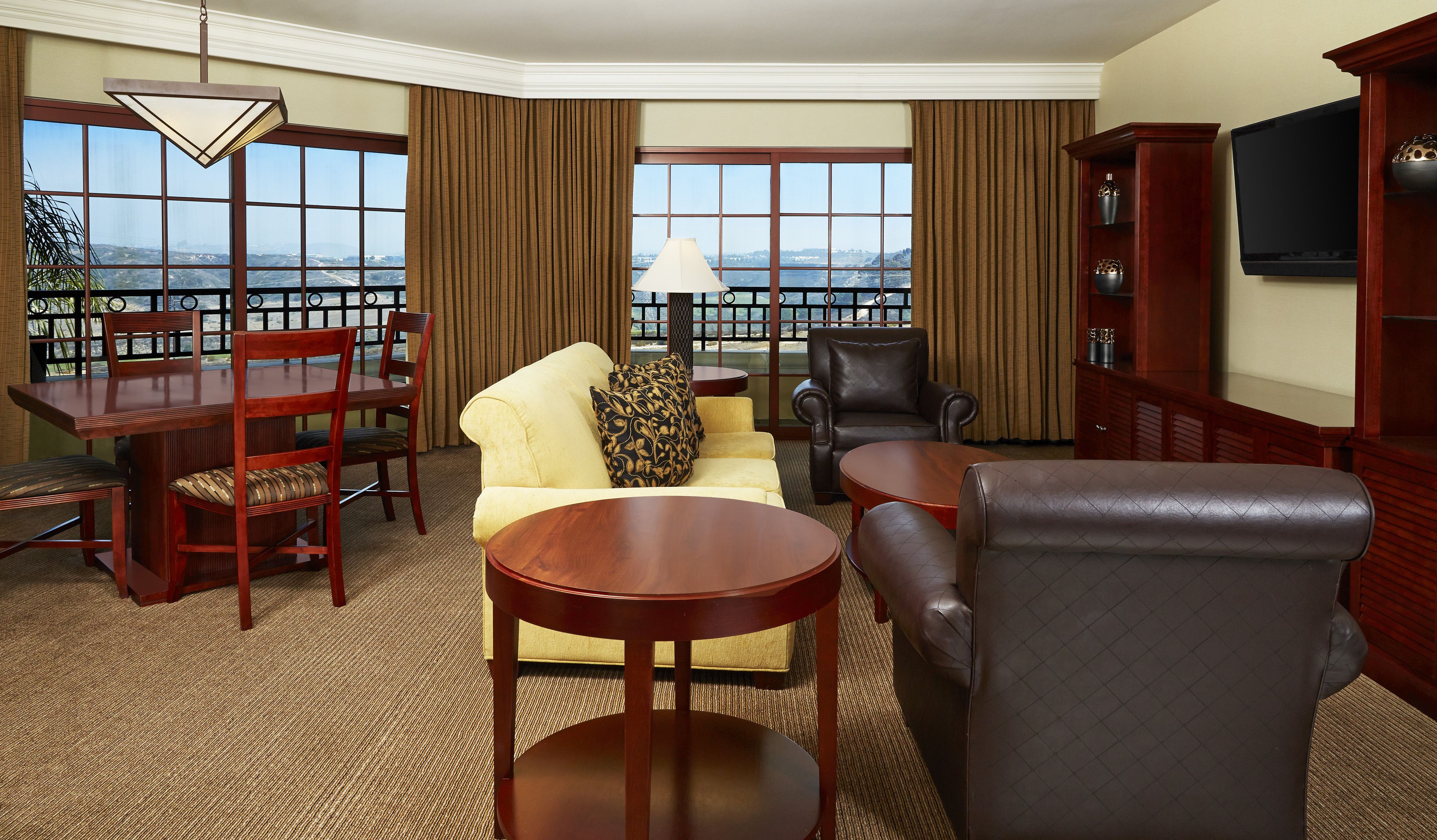 2 bedrooms, premium bedding, in-room safe, desk