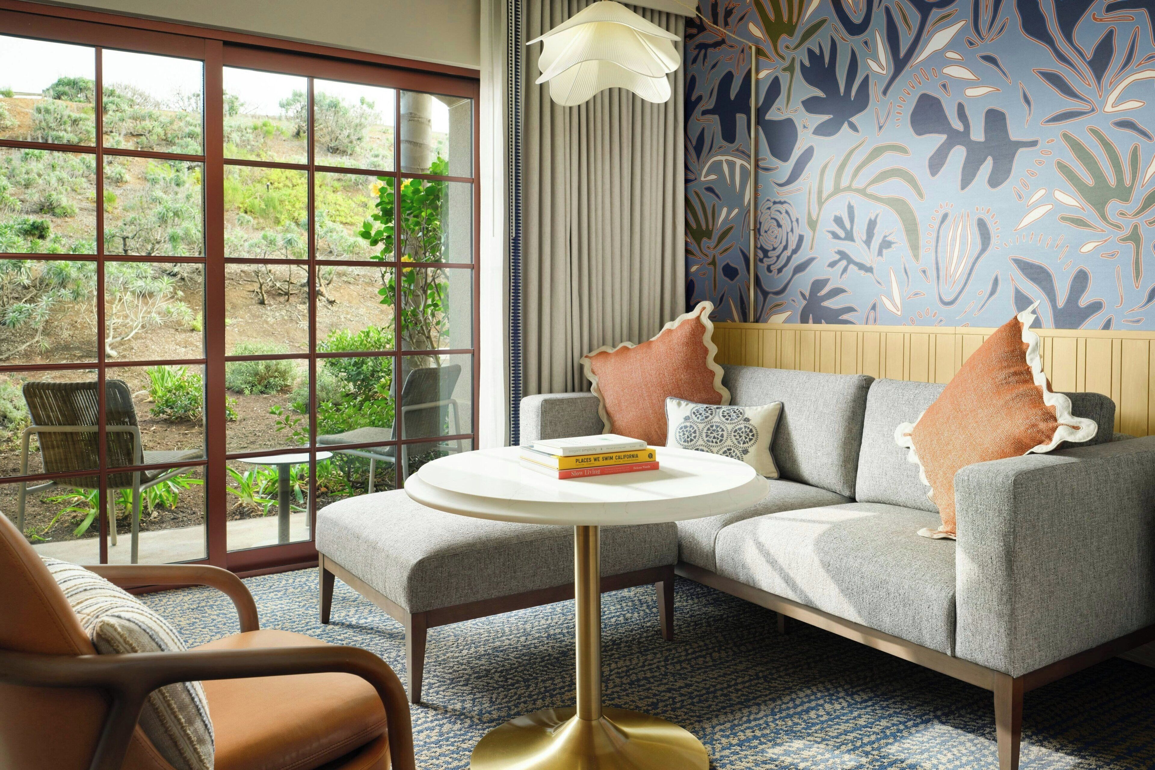 Premium bedding, in-room safe, desk, laptop workspace