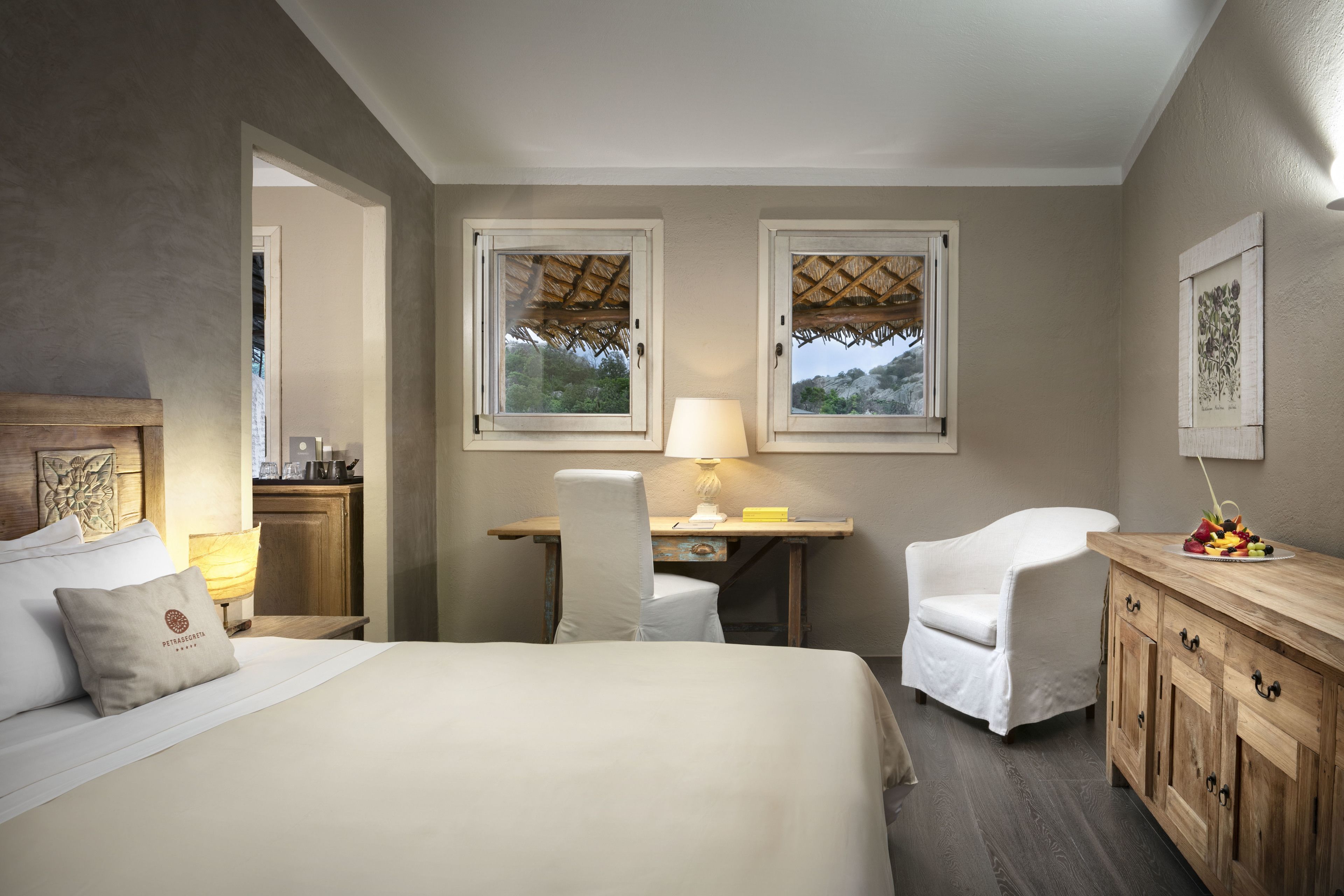 charming room | 1 bedroom, premium bedding, minibar, in-room safe