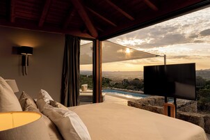 Suite, Private Pool | Premium bedding, minibar, in-room safe, desk