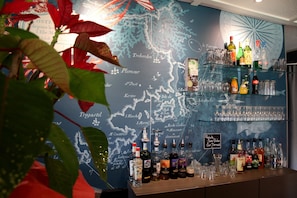 Bar (in der Unterkunft)