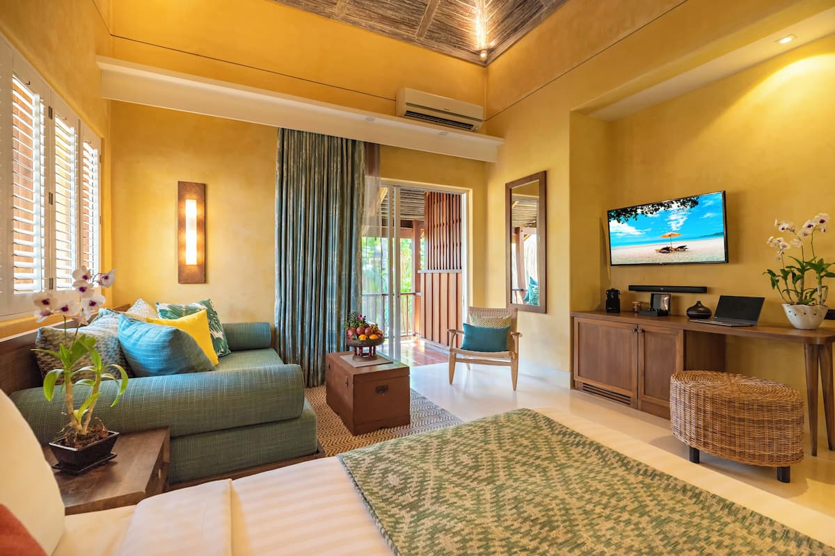Premium bedding, pillowtop beds, minibar, in-room safe