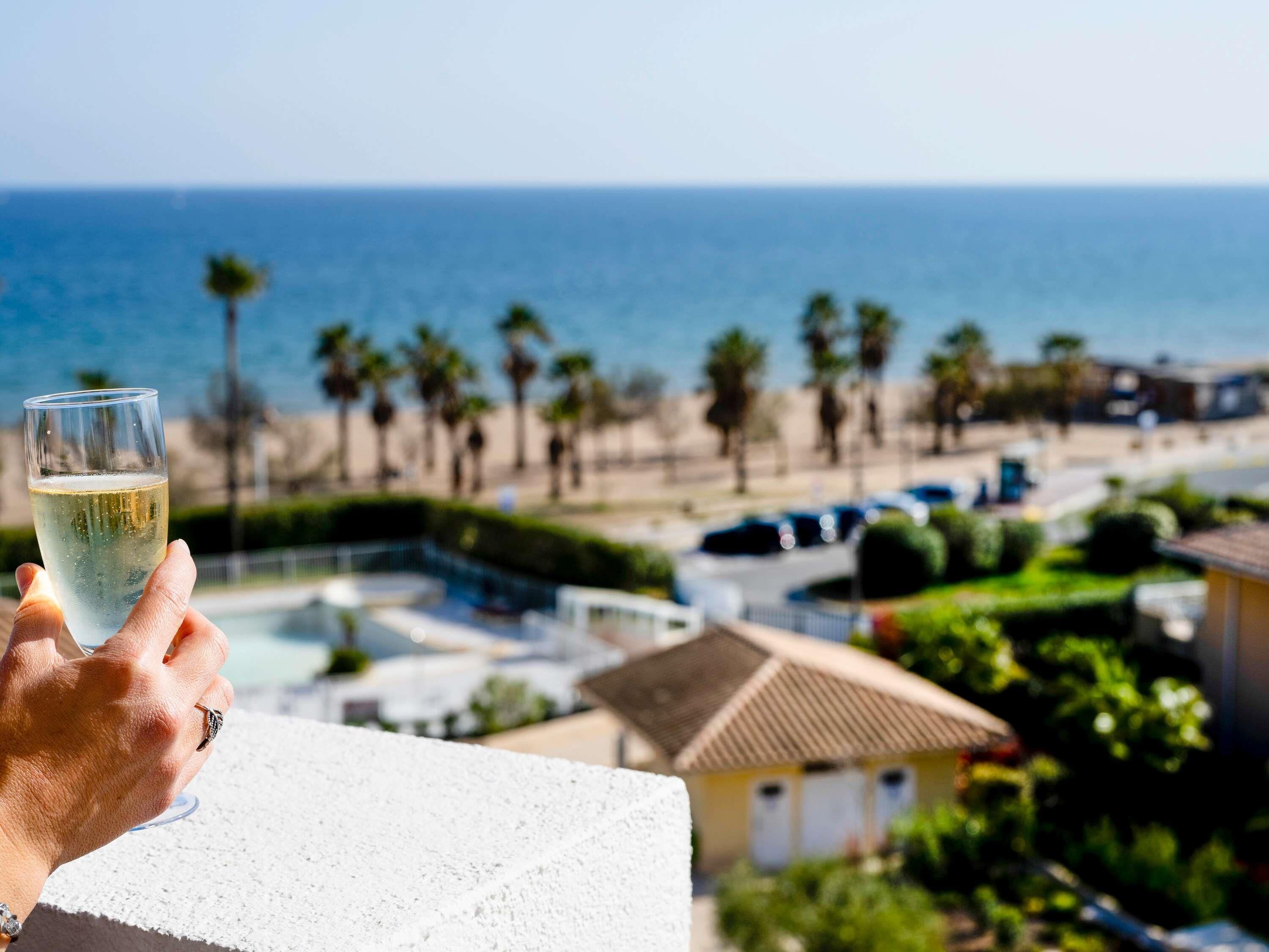 Classic-Zimmer, 2 Einzelbetten, Meerseite | Minibar, Zimmersafe, Schreibtisch, schallisolierte Zimmer