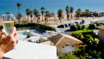 Classic-Zimmer, 2 Einzelbetten, Meerseite | Minibar, Zimmersafe, Schreibtisch, schallisolierte Zimmer