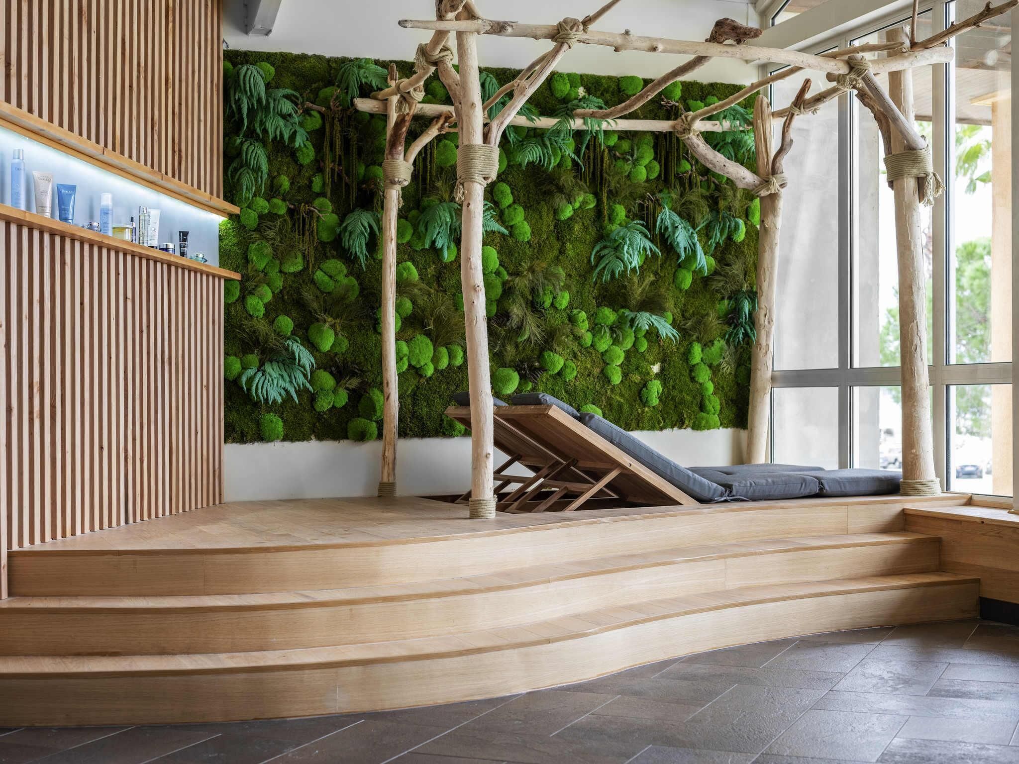 Turkish bath, body treatments, hydrotherapy, body wraps, facials