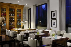 Breakfast, lunch, dinner served; local cuisine, garden views 