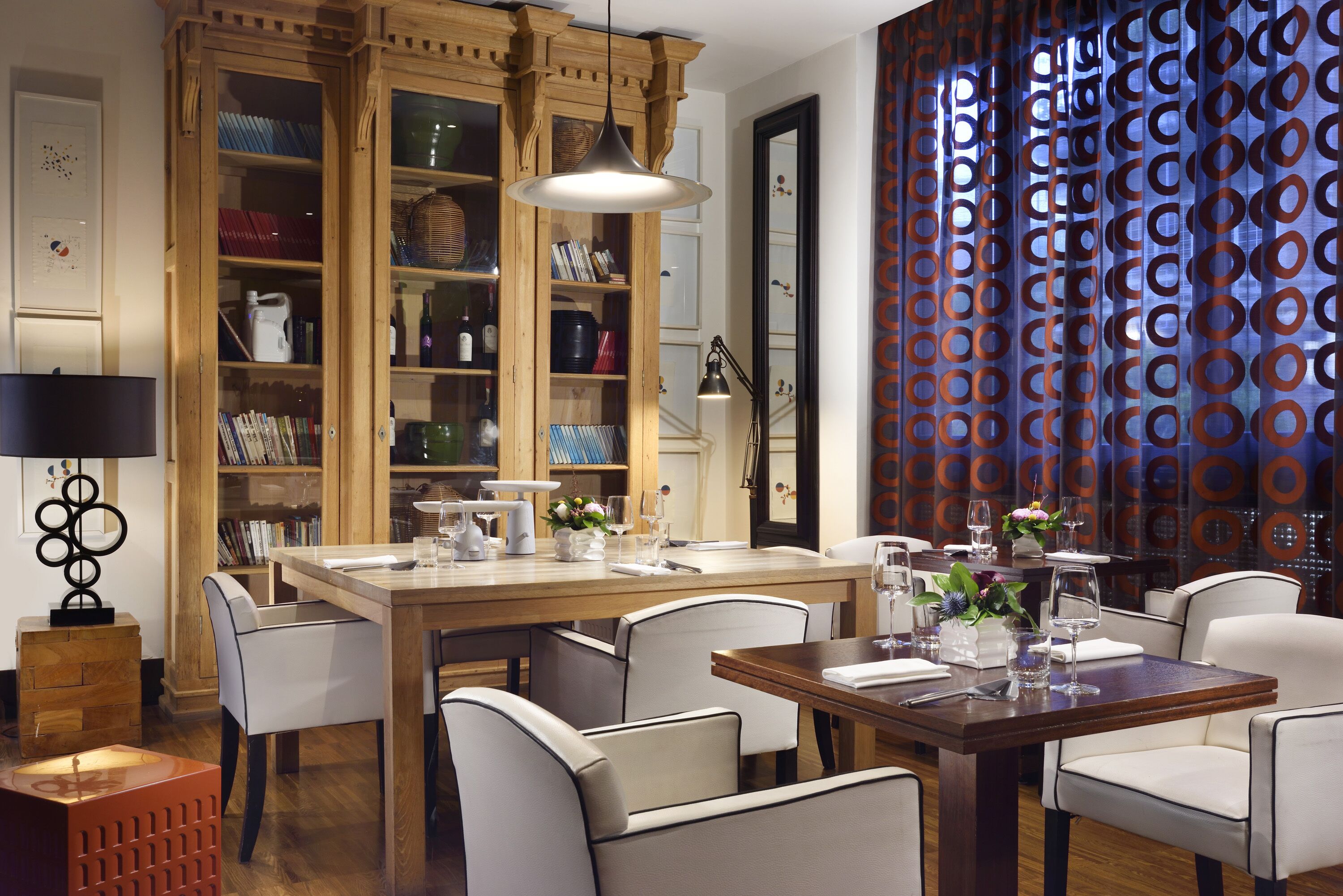 breakfast, dinner served; local cuisine, garden views