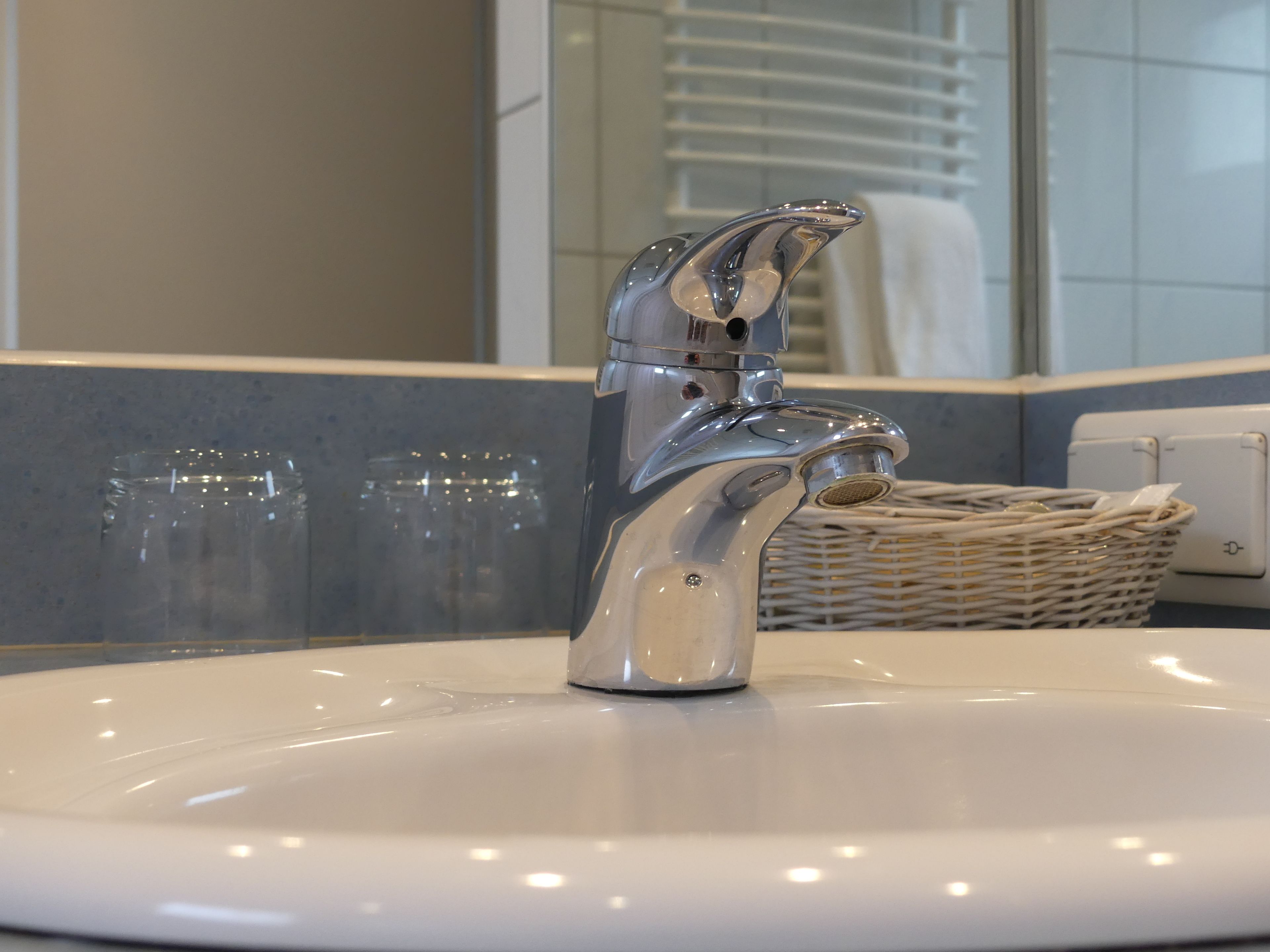 standard double room | bathroom sink