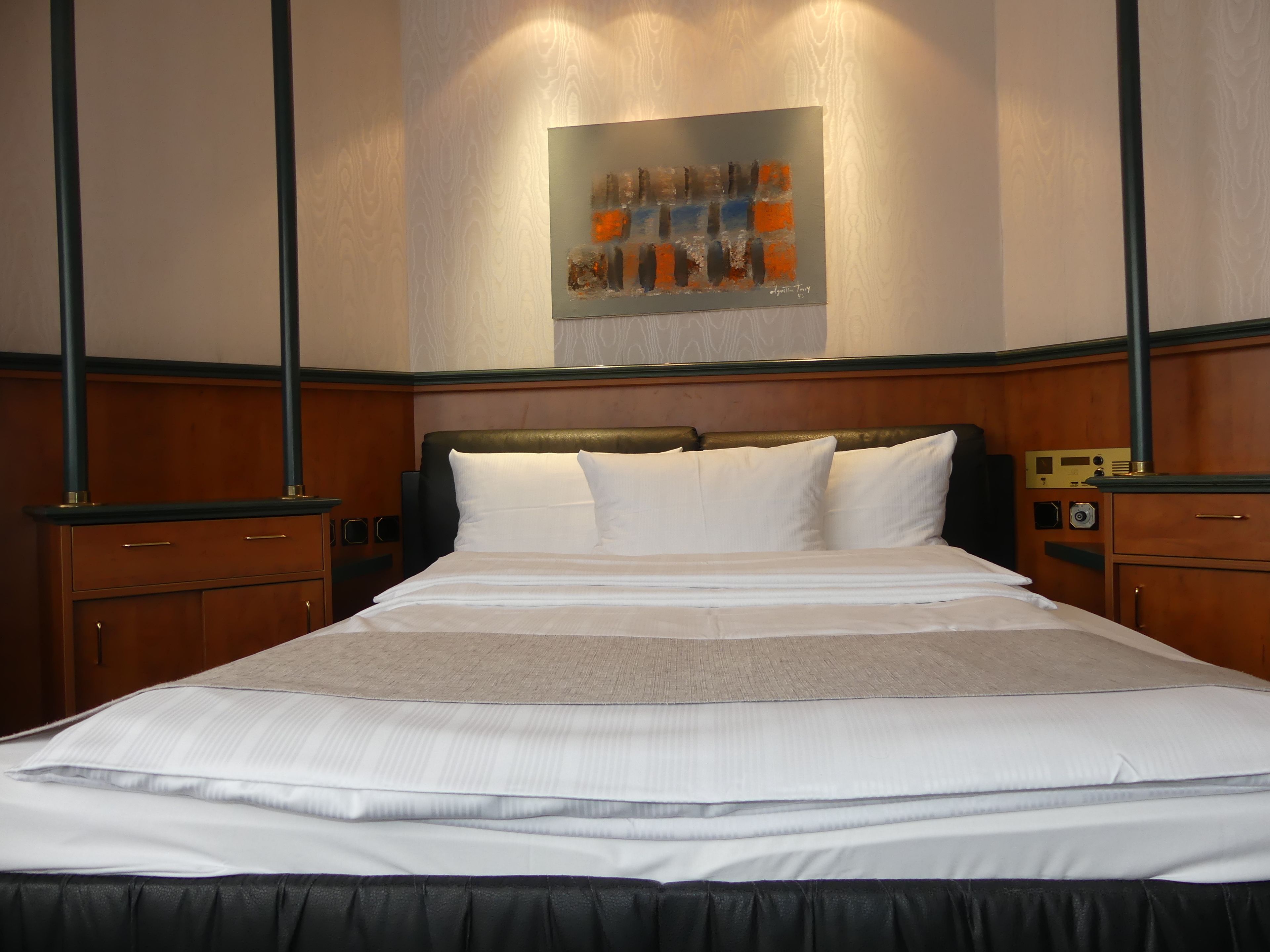 standard double room | premium bedding, minibar, in-room safe, individually furnished