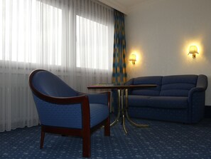 Dobbeltrom – standard | Sengetøy av topp kvalitet, minibar og safe på rommet