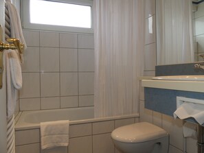 Deep-soaking bathtub - Appartel am Dom (Cologne)