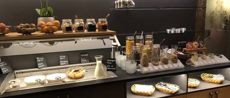 Free daily buffet breakfast