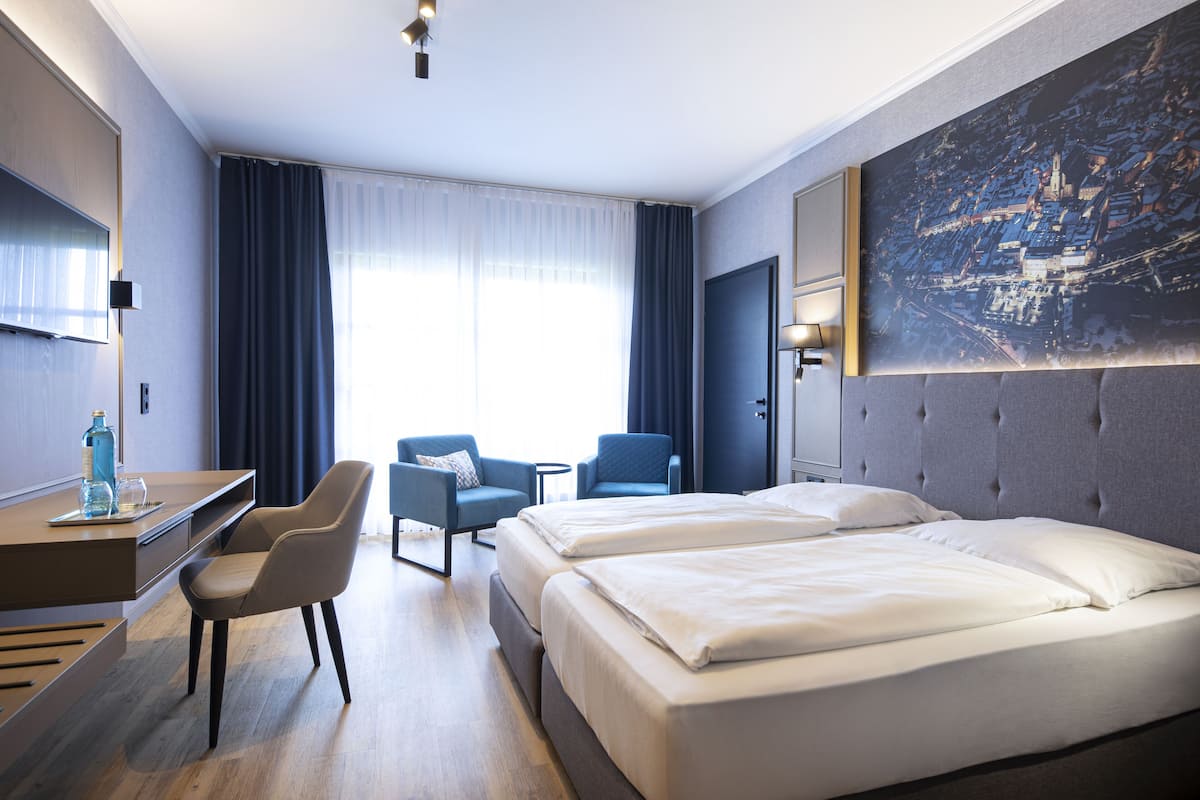 Comfort Double Room | Hypo-allergenic bedding, in-room safe, individually furnished, desk