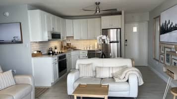 Standard Apartment | Individually decorated, iron/ironing board, free WiFi