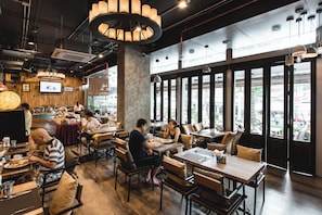 Café da manhã, almoço e jantar