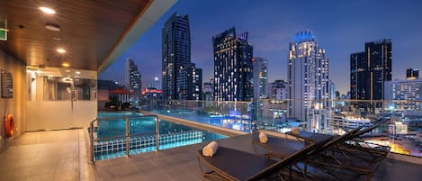 Outdoor pool, pool loungers