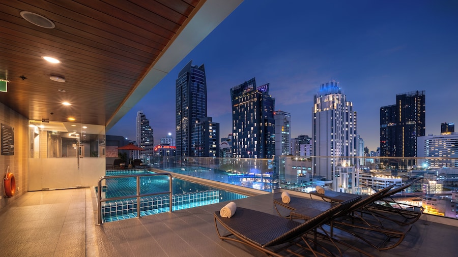 Adelphi Suites Bangkok