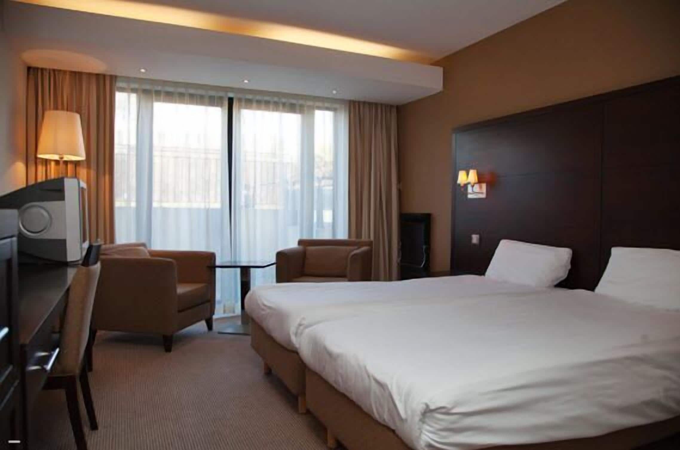 Coffres-forts dans les chambres, bureau