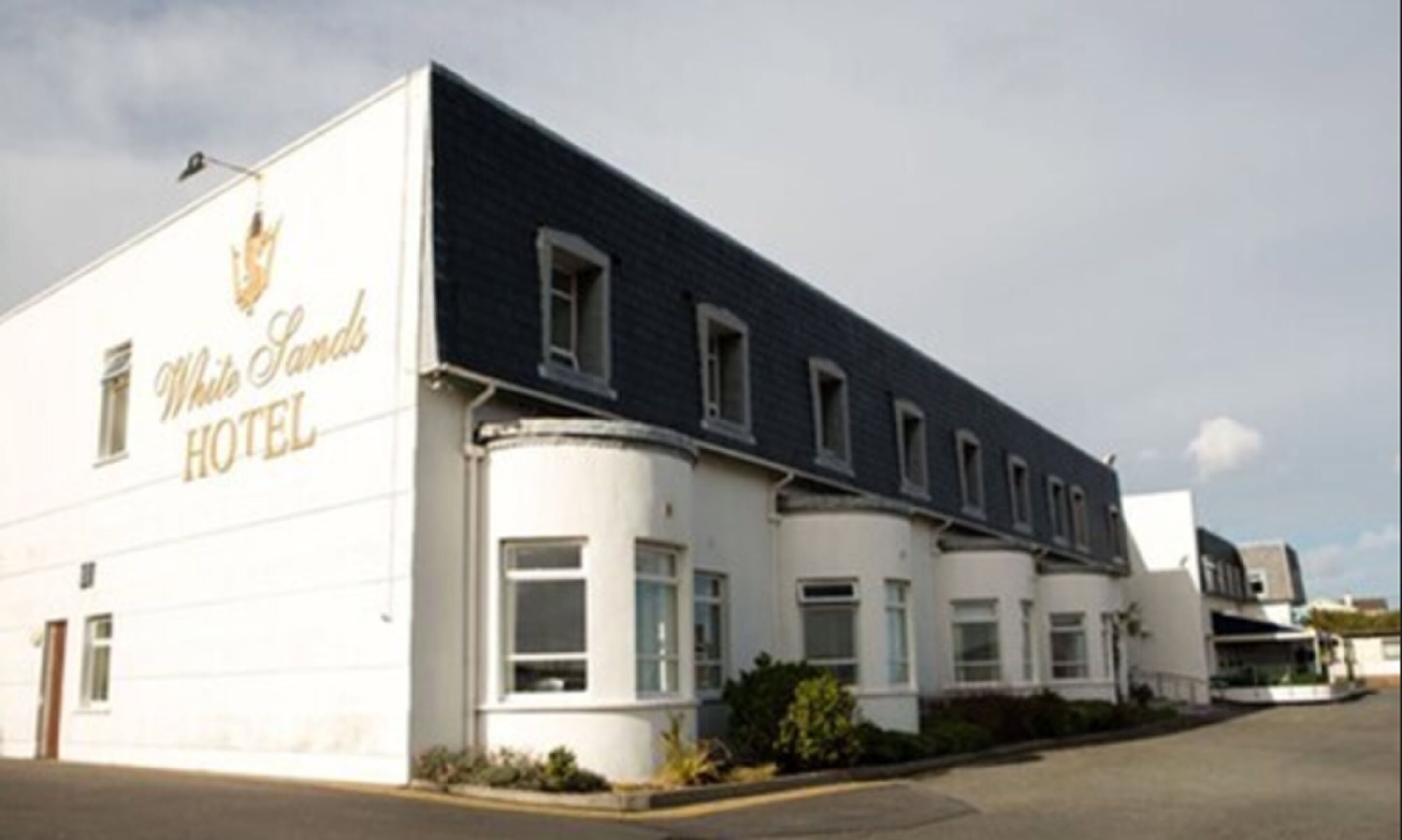 Photo - White Sands Hotel