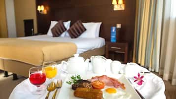 Daily full breakfast (EUR 13.50 per person)
