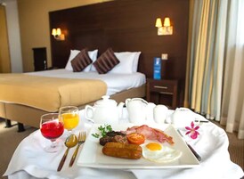 Desayuno completo diario (EUR 20.00 por persona)